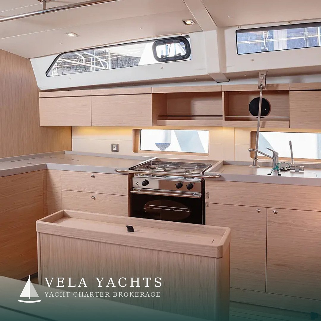 Eirene — Beneteau Oceanis 46.1 yacht charter, Marina di Olbia, Sardinia, Italy (photo 9)