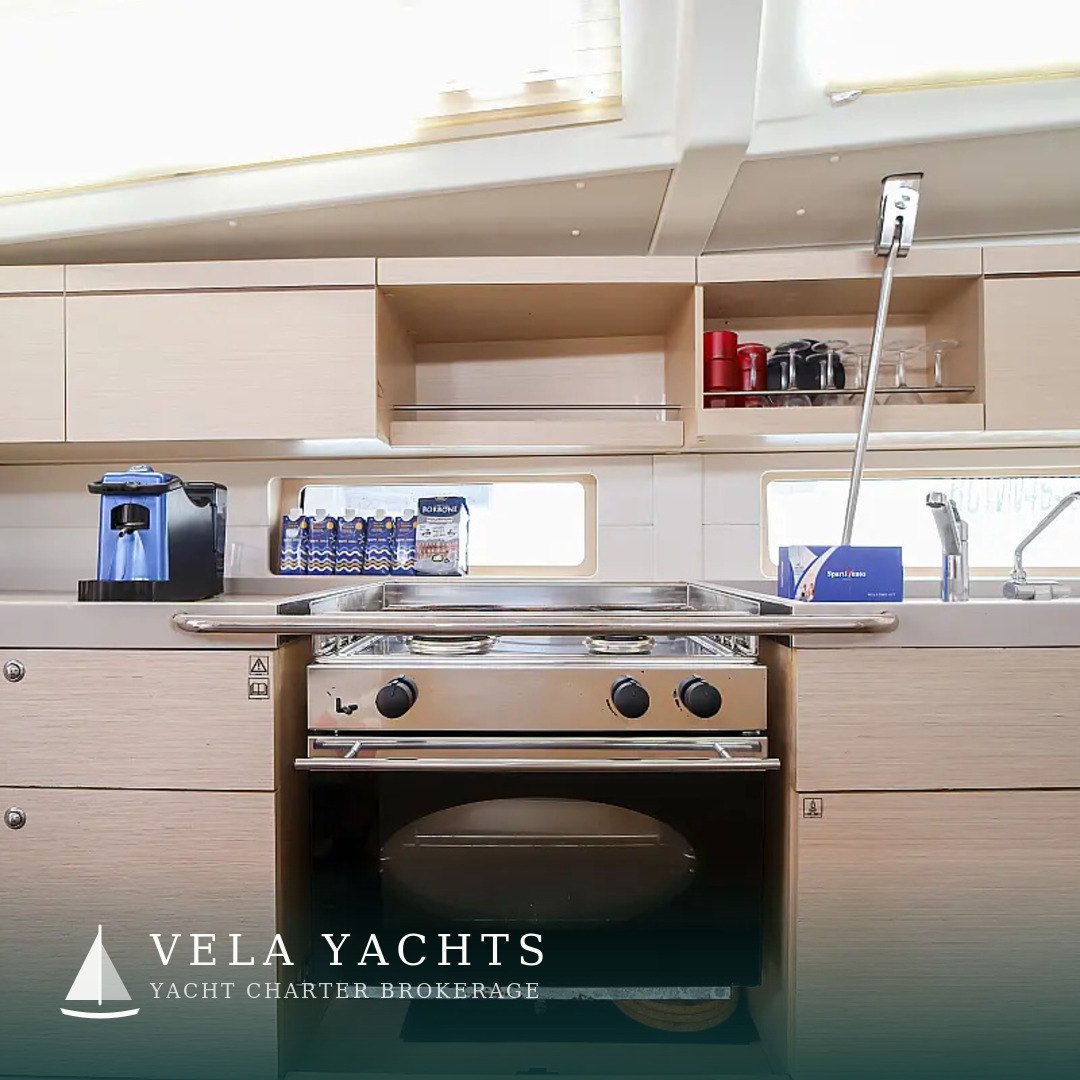 Eirene — Beneteau Oceanis 46.1 yacht charter, Marina di Olbia, Sardinia, Italy (photo 11)