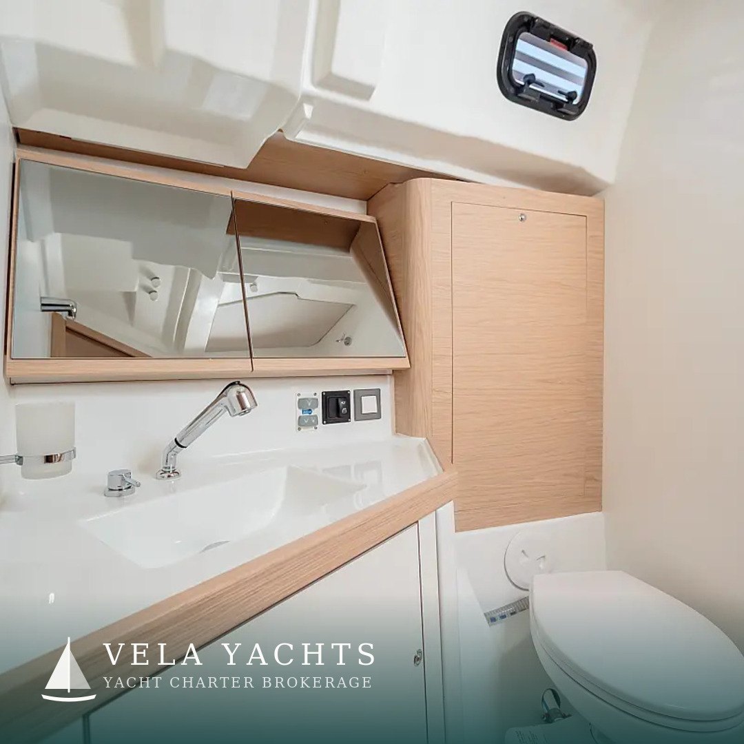 Eirene — Beneteau Oceanis 46.1 yacht charter, Marina di Olbia, Sardinia, Italy (photo 19)