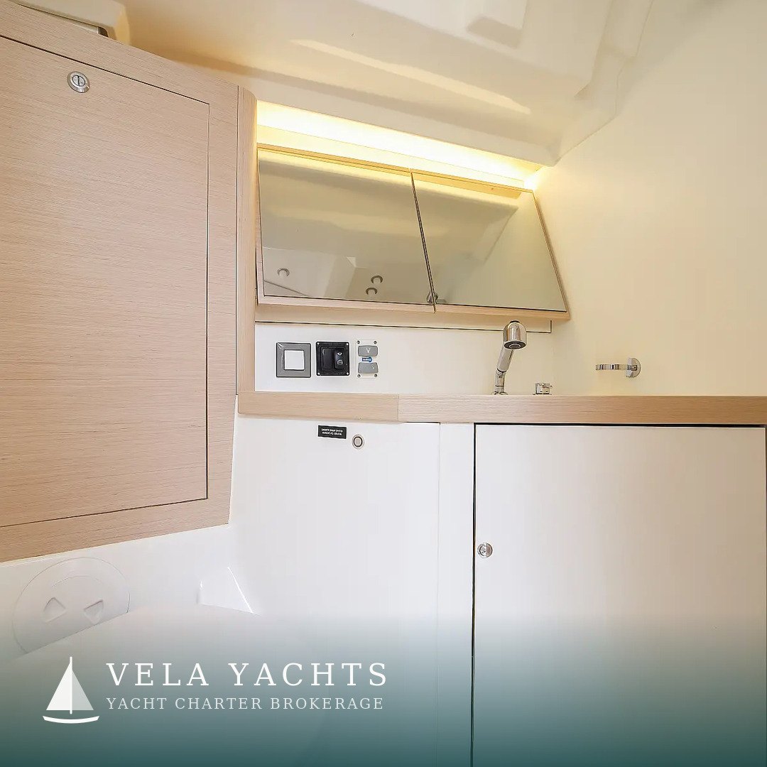 Eirene — Beneteau Oceanis 46.1 yacht charter, Marina di Olbia, Sardinia, Italy (photo 22)